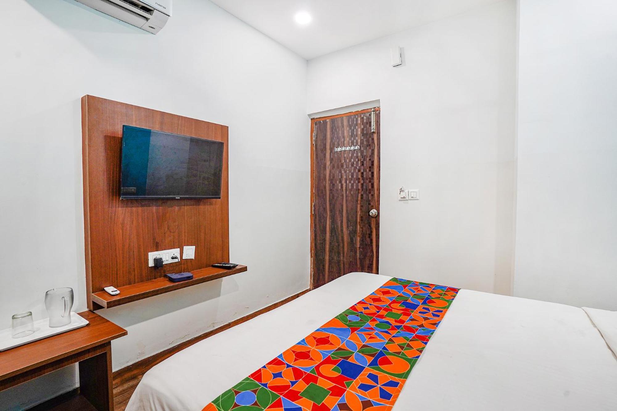 Fabhotel Rlv Green Palace - Nr Kengeri Satellite Town Бангалор Екстериор снимка
